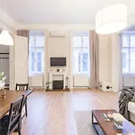 Apartment Downtown Heart Classy Near The Basilica Budapest
