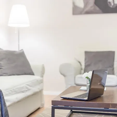 Local Paulay2 Lejlighed